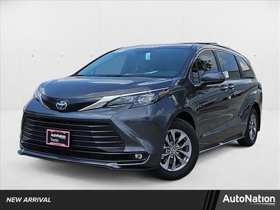 New 2025 Toyota Sienna XLE