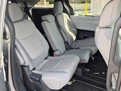 Certified 2026 Toyota Sienna LE AWD/4WD image 7