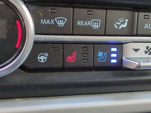 Certified 2022 Ford Expedition XLT RWD image 24