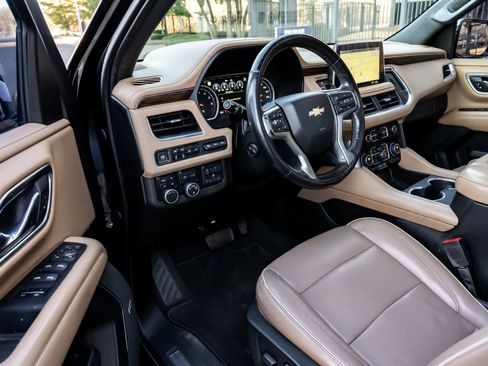 Used 2021 Chevrolet Tahoe Premier w/ Premium Package image 10