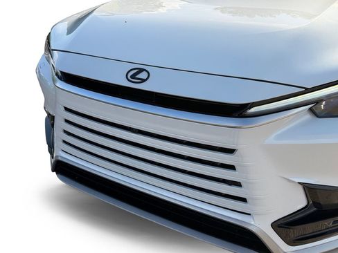 New 2026 Lexus TX 500h AWD image 32