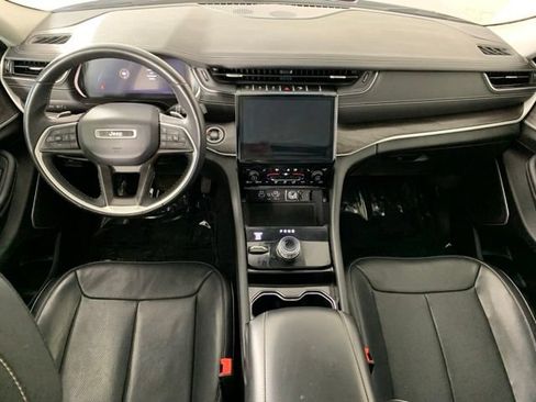 Used 2022 Jeep Grand Cherokee L Limited w/ Luxury Tech Group II AWD/4WD image 2