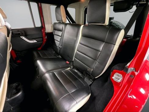 Used 2012 Jeep Wrangler Unlimited Sahara w/ Connectivity Group AWD/4WD image 19