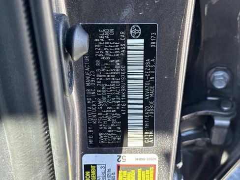 Used 2024 Toyota Camry SE image 30