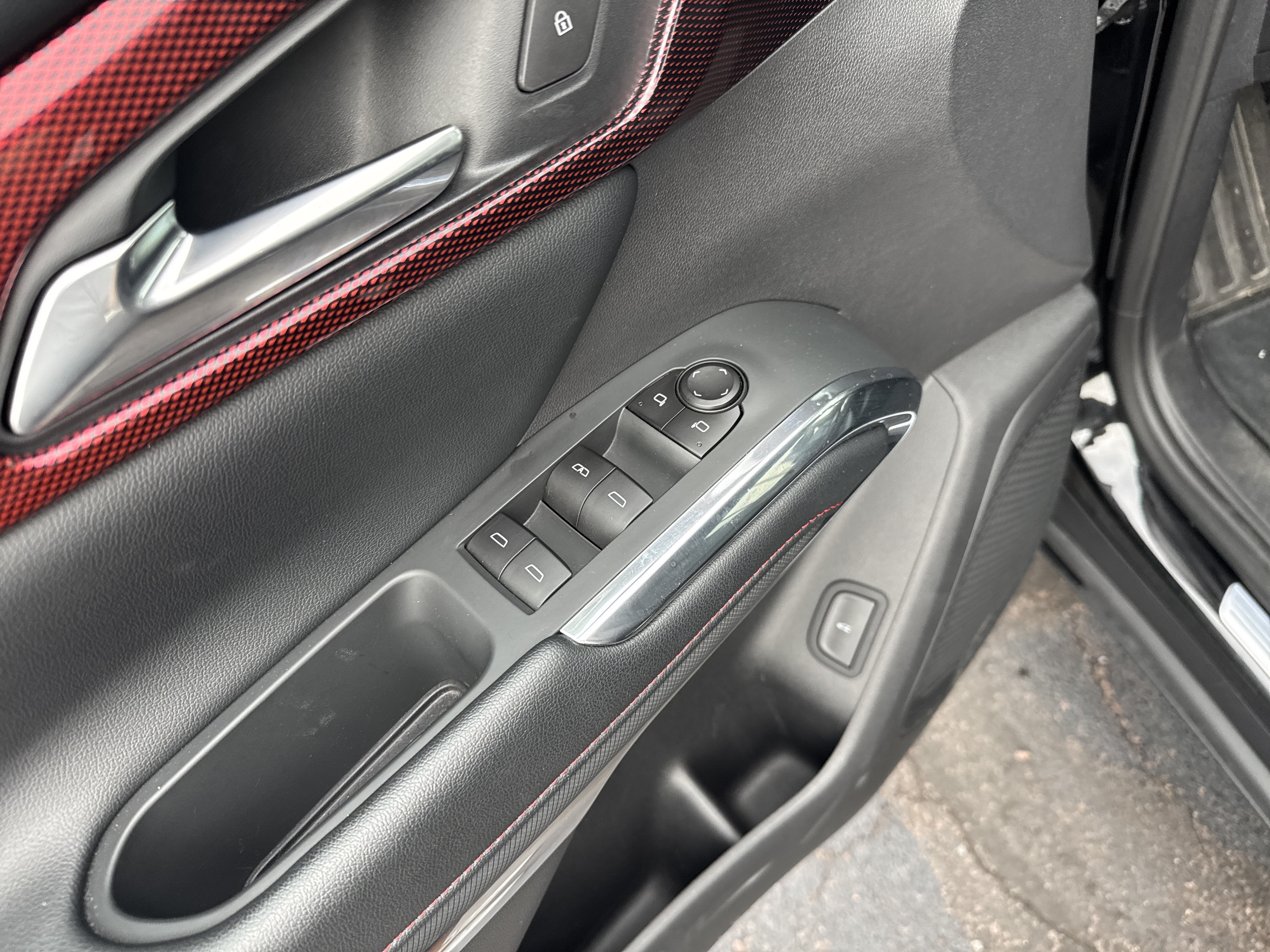 Used 2025 Chevrolet Traverse Z71 AWD/4WD image 17