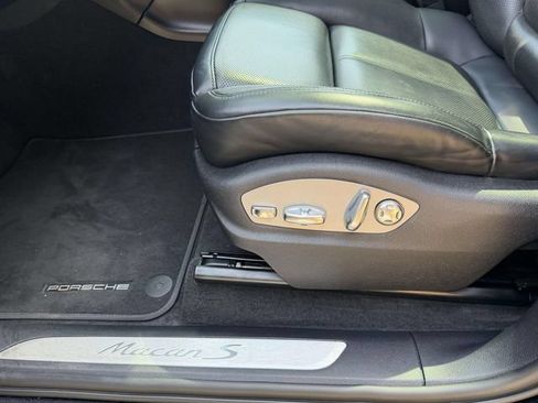 Certified 2023 Porsche Macan S AWD/4WD image 20