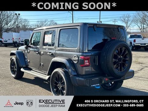Used 2022 Jeep Wrangler Unlimited Sahara w/ Cold Weather Group AWD/4WD image 2