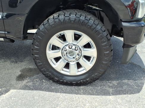 Used 2022 Ford F250 Platinum AWD/4WD image 9