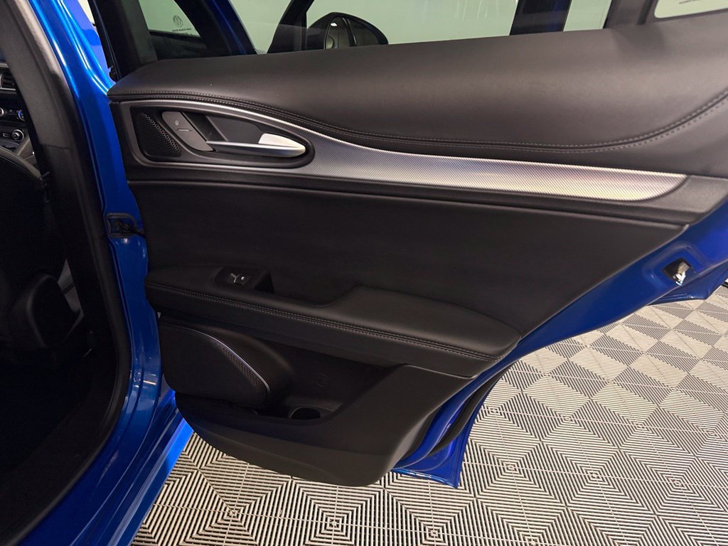Used 2023 Alfa Romeo Stelvio Veloce AWD/4WD image 31