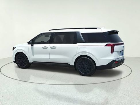 Certified 2026 Kia Carnival SX w/ SX Dark Edition Package FWD image 3
