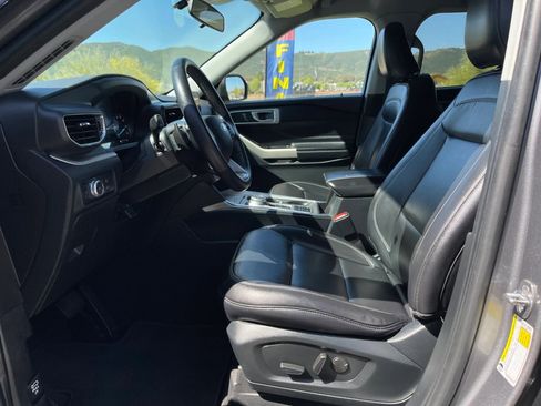 Used 2021 Ford Explorer XLT w/ Equipment Group 202A image 15