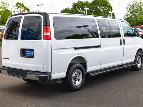 Used 2025 Chevrolet Express 3500 LT w/ LT Preferred Equipment Group RWD image 9