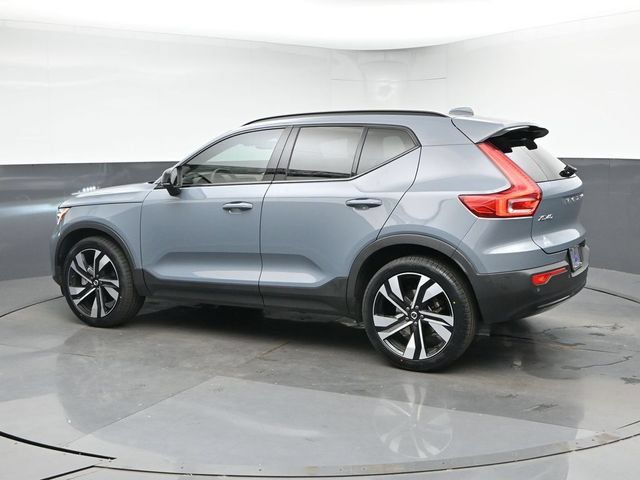 Used 2023 Volvo XC40 B5 Ultimate w/ Protection Package Premier AWD/4WD image 7