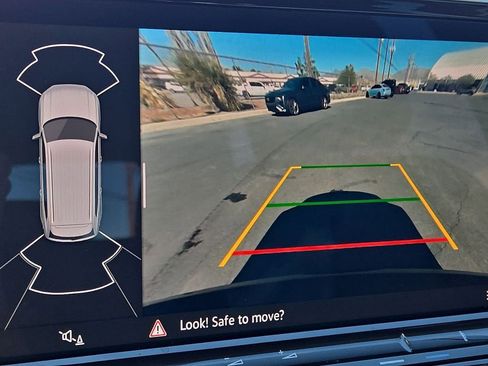 Used 2025 Volkswagen Atlas SE image 17