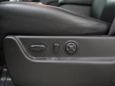 Used 2011 Chevrolet Suburban LTZ AWD/4WD image 23