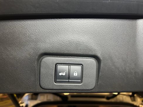 Used 2023 Nissan Rogue SV w/ SV Premium B Package AWD/4WD image 22