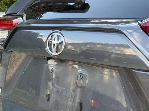 Used 2025 Toyota RAV4 XLE FWD image 18