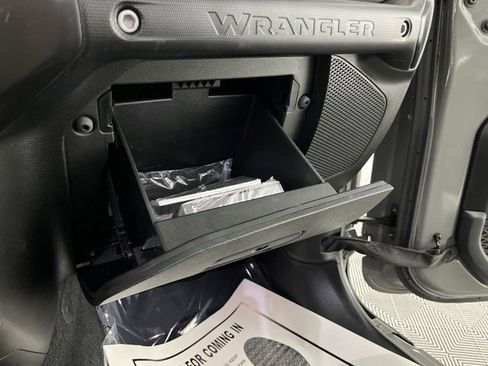 Used 2023 Jeep Wrangler Unlimited Sport AWD/4WD image 30
