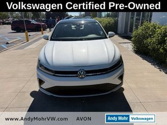 Used 2025 Volkswagen Jetta SE w/ Sunroof Package FWD video 2