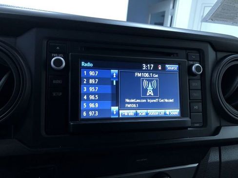 Certified 2019 Toyota Tacoma SR image 21