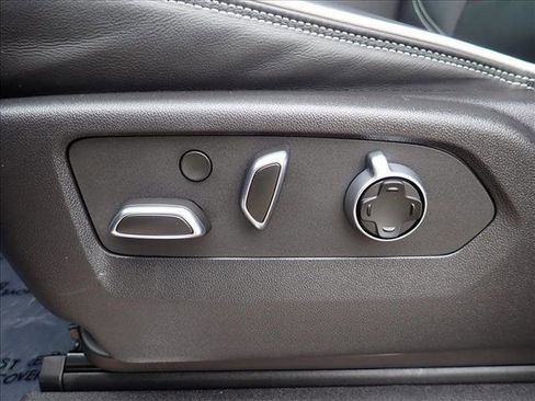 Used 2024 GMC Sierra 1500 AT4X image 12