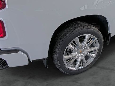 New 2026 Chevrolet Silverado 1500 High Country AWD/4WD image 13