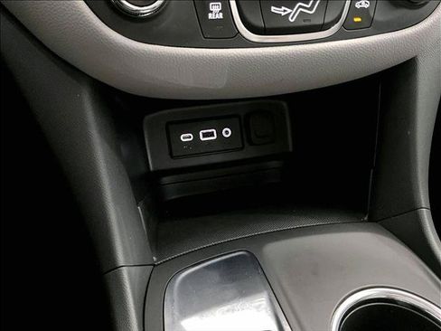 Used 2023 Chevrolet Equinox LS w/ LS Convenience Package FWD image 26