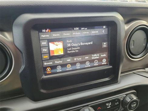 Used 2020 Jeep Wrangler Unlimited Willys image 19