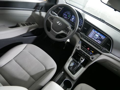 Used 2018 Hyundai Elantra SEL w/ Cargo Package FWD image 9