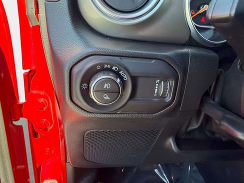 Used 2023 Jeep Gladiator Overland image 30