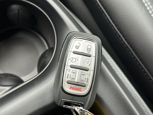 New 2026 Chrysler Pacifica Select w/ S Appearance Package FWD image 39