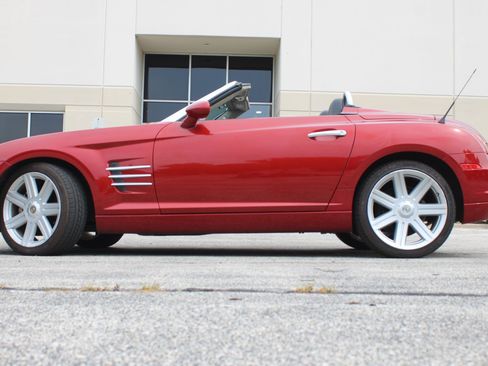 Used 2005 Chrysler Crossfire Limited RWD image 23