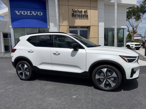 New 2026 Volvo XC40 B5 Plus w/ Climate Package AWD/4WD image 1
