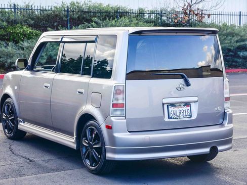 Used 2005 Scion xB image 5