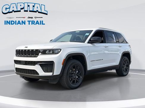 New 2026 Jeep Grand Cherokee Altitude AWD/4WD image 1