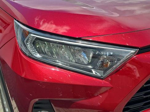 Used 2020 Toyota RAV4 XLE w/ Convenience Package FWD image 10