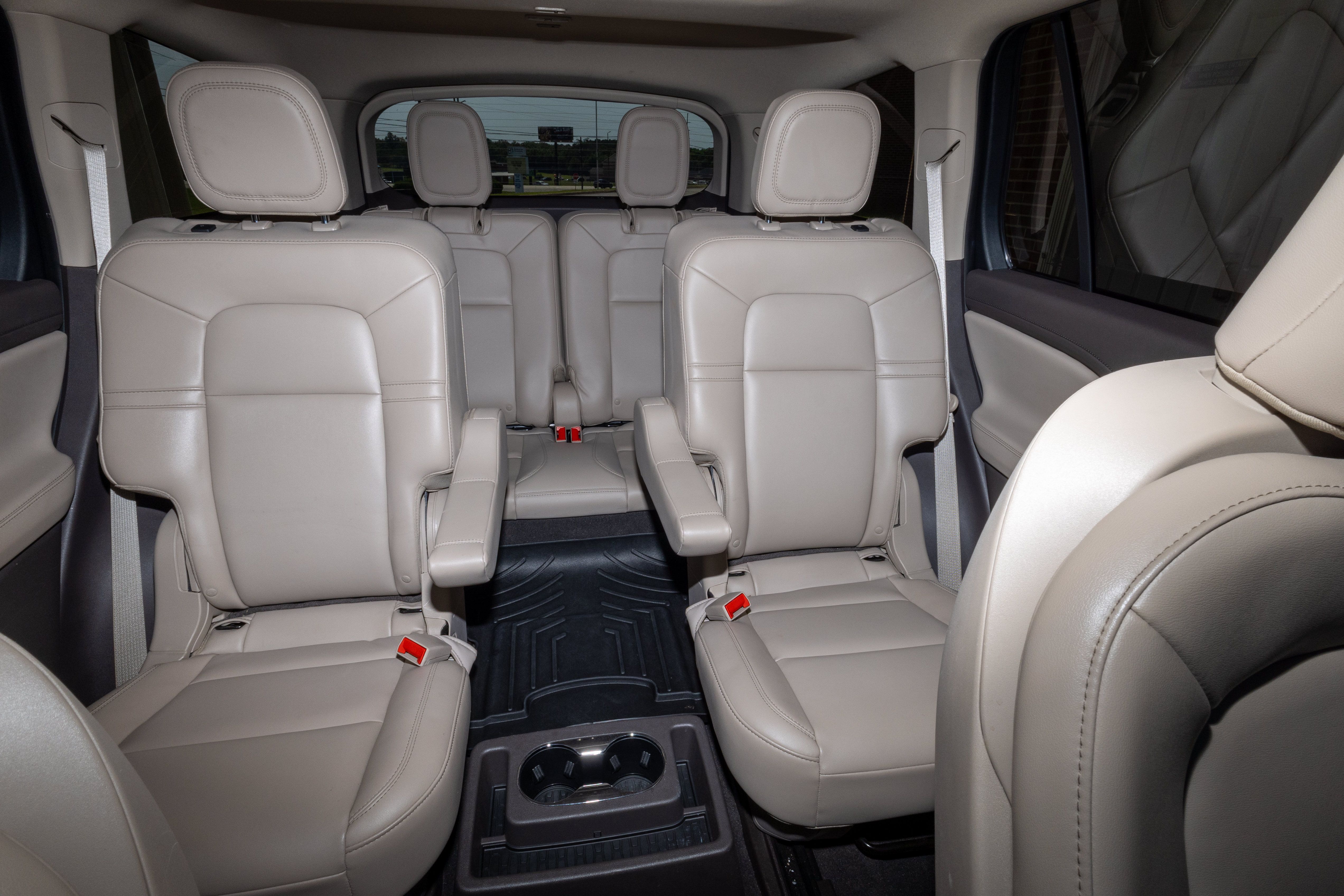 Used 2023 Lincoln Aviator 2WD w/ Premium Package image 27