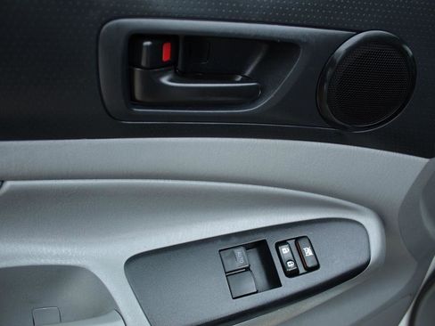 Used 2015 Toyota Tacoma 2WD Access Cab image 14