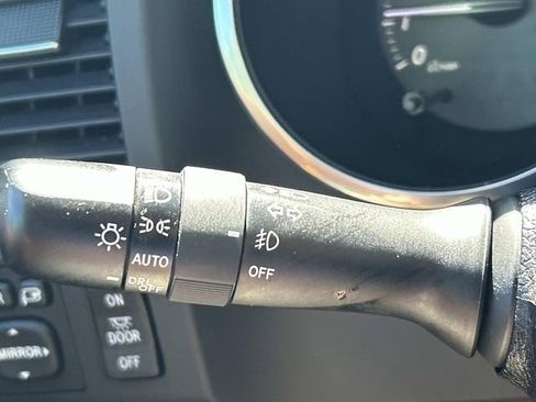 Used 2020 Toyota Sequoia Platinum AWD/4WD image 38