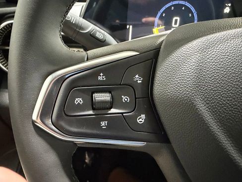 New 2026 Chevrolet Trax ACTIV w/ Sunroof Package FWD image 15