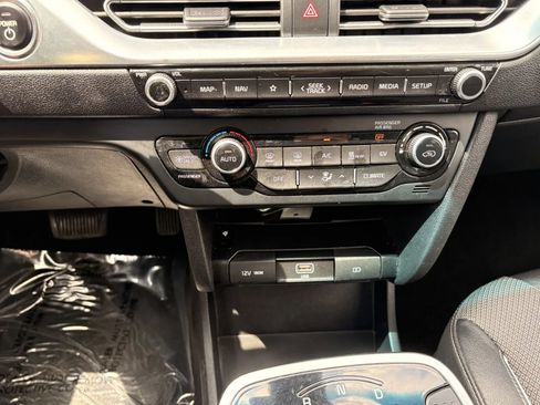 Used 2022 Kia Niro EX FWD image 15
