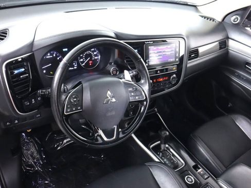 Used 2019 Mitsubishi Outlander GT AWD/4WD image 9