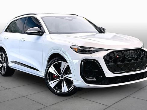 Certified 2025 Audi SQ5 Premium Plus w/ Premium Plus Package AWD/4WD image 3