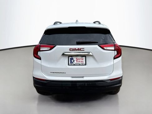 Used 2024 GMC Terrain SLE w/ Driver Convenience Package FWD image 6