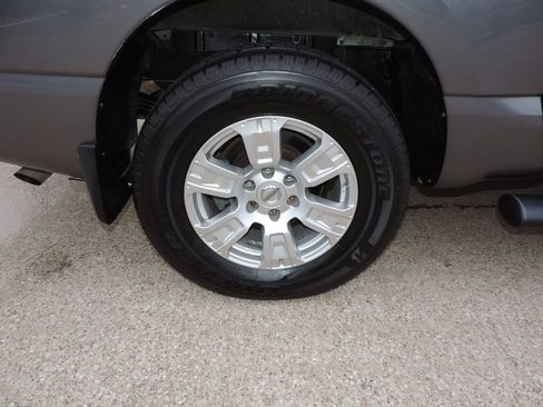 Used 2017 Nissan Titan SV image 16