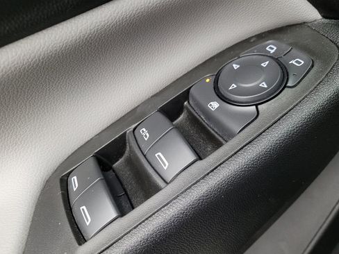 Used 2022 Chevrolet Equinox LS w/ LPO, Floor Liner Package image 27