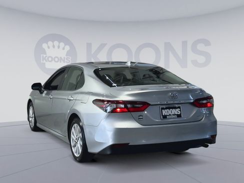 Used 2024 Toyota Camry LE FWD image 10