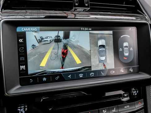 Used 2019 Jaguar F-PACE S image 25