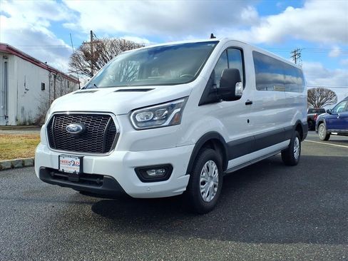 Used 2023 Ford Transit 350 XLT image 3