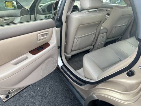 Used 2001 Lexus ES 330 FWD image 22